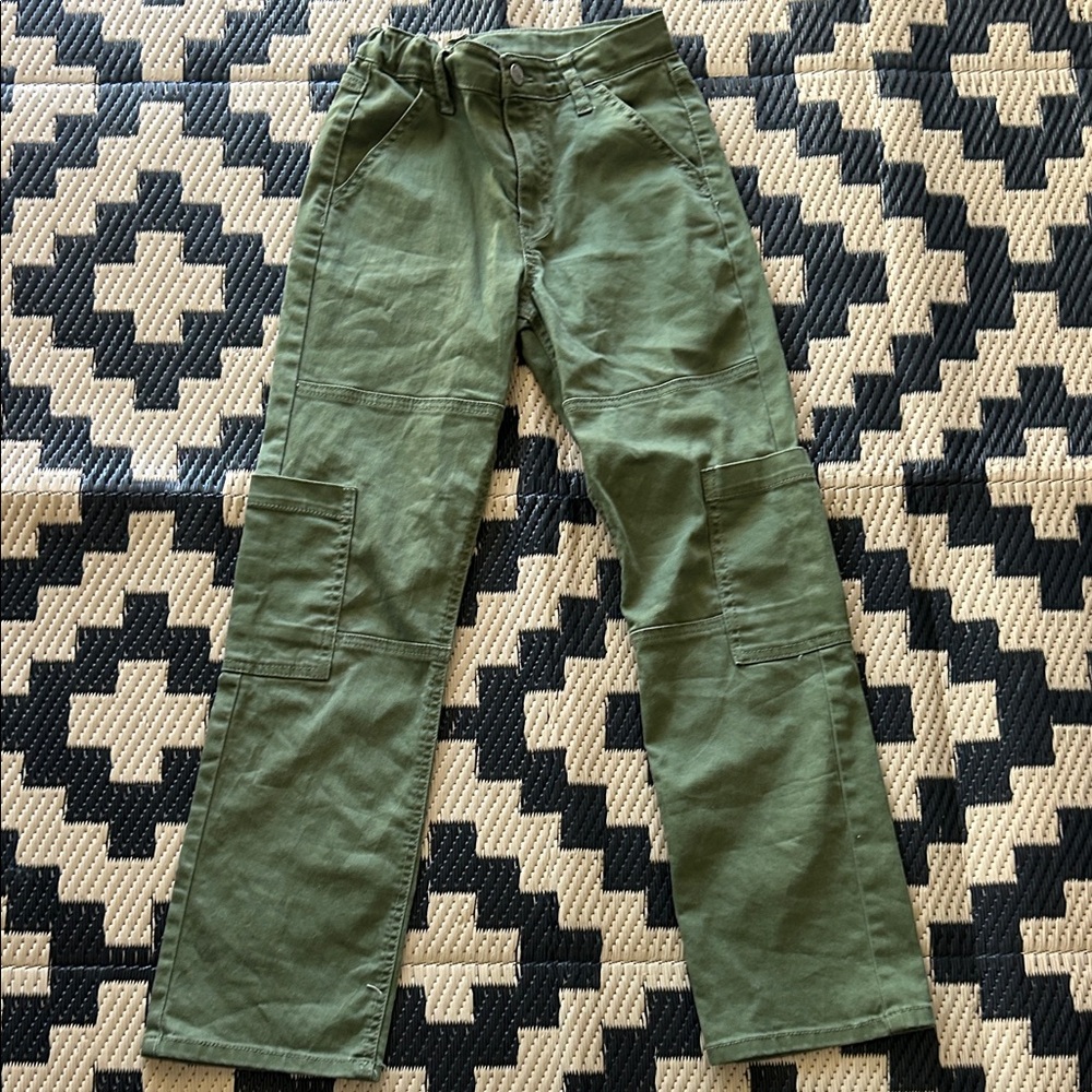 EUC Youth Sz L Green Cargo Pants by Art Class